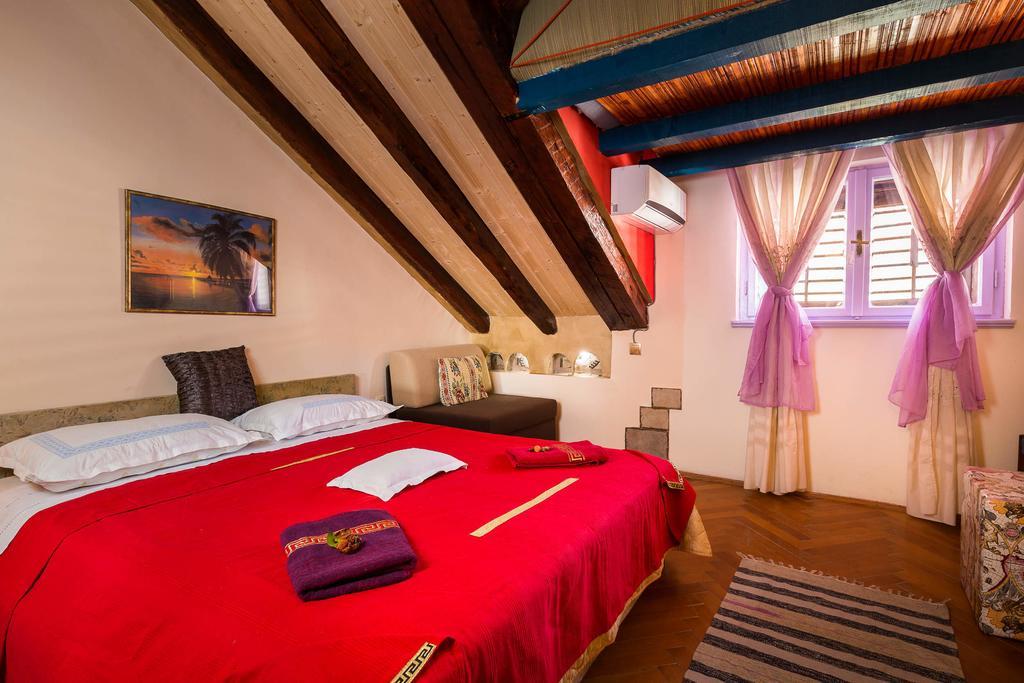 سبليت Guest House Roman Horizon الغرفة الصورة