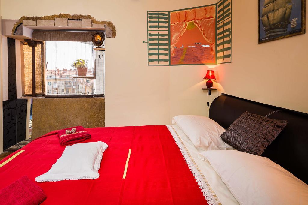 سبليت Guest House Roman Horizon الغرفة الصورة